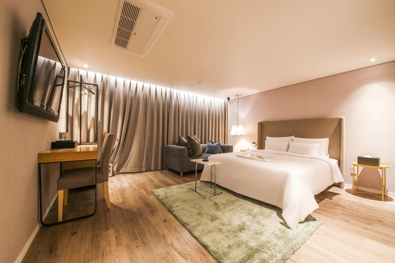 Hotel Londoner Hwamyeong Busan Extérieur photo